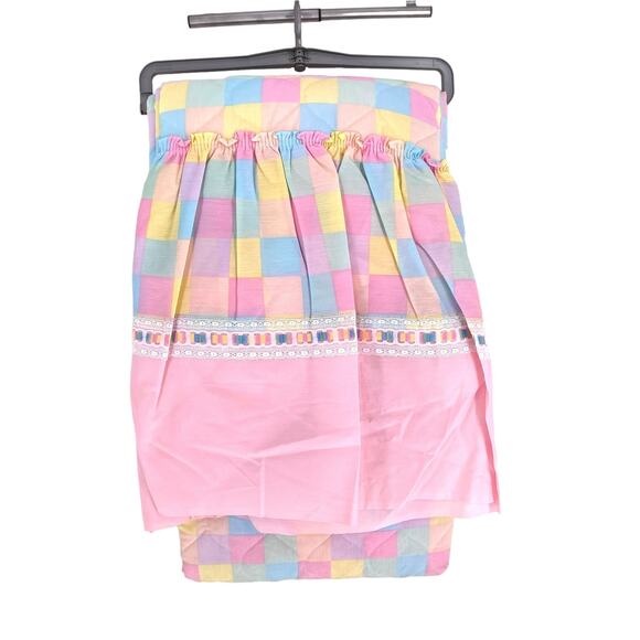Vintage Full Pastel Patchwork Quilted Ruffled Bedspread Linda Ruffle Coverlet - Picture 1 of 12